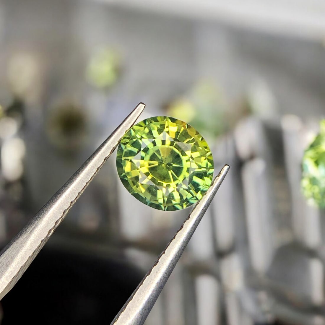 Green Sapphire Ring Stone, Natural Sapphire Gemstone, Ring Size Sapphire: Title: Green Sapphire Ring Stone, Natural Sapphire Gemstone, Ring Size Sapphire Description: Dimensions (mm) 6 x 6 x 4 mm Weight (cts) 1.05 Round Colours Description Green Sapphire Ring Stone, Natural
