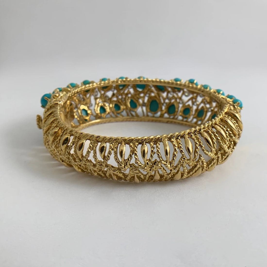 Vintage Cabochon Turquoise Diamond Bangle Bracelet 18K Yellow Gold, 73 Grams - 9