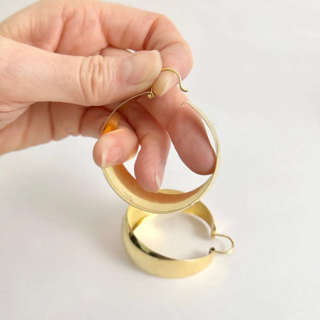 Vintage 1960's Italian Big Hoop Earrings 18K Yellow Gold, 2 Inches, 14.15 Grams - 5