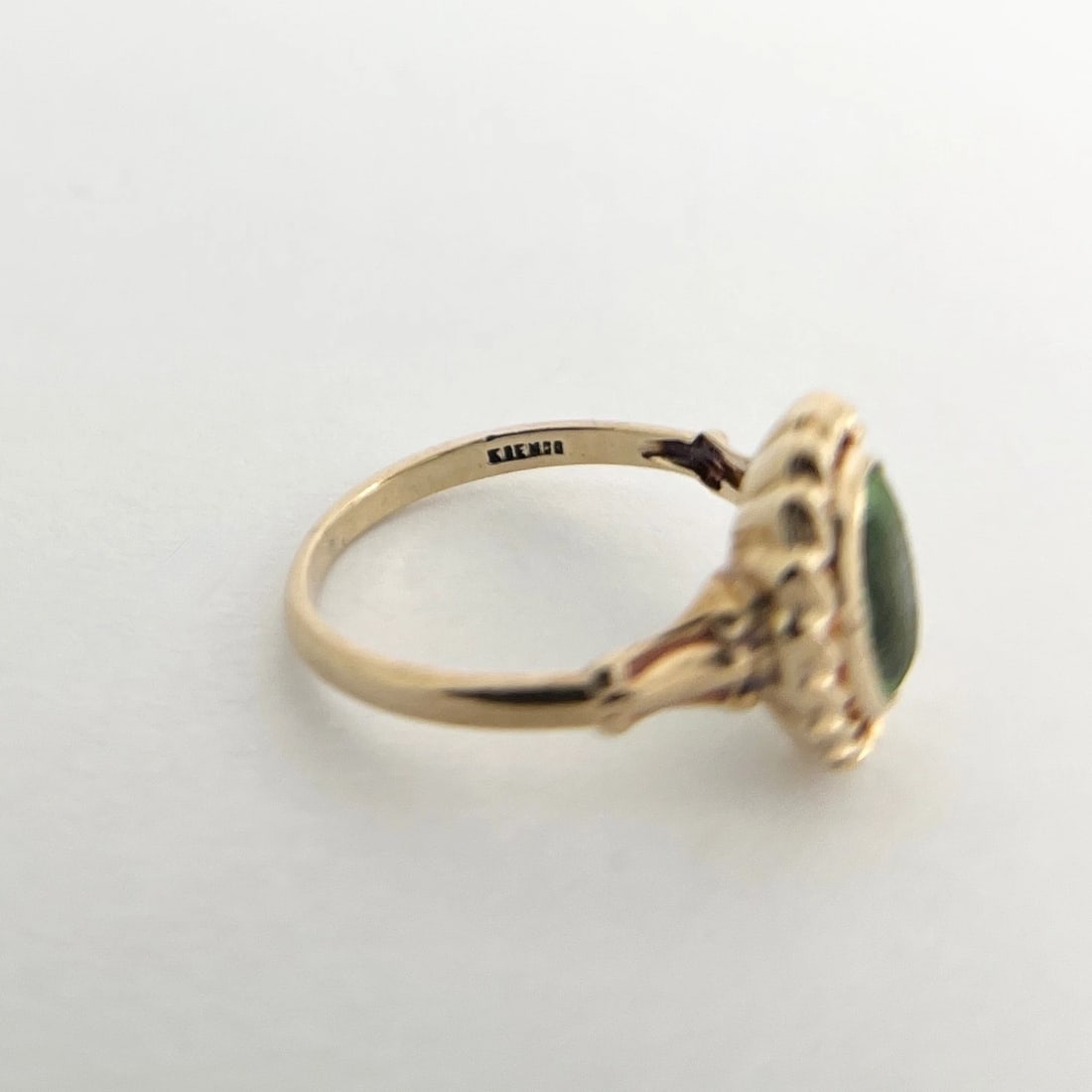 Vintage 1930's Oval Green Peridot Gemstone Ring 10K Yellow Gold, 1.68 Grams - 9