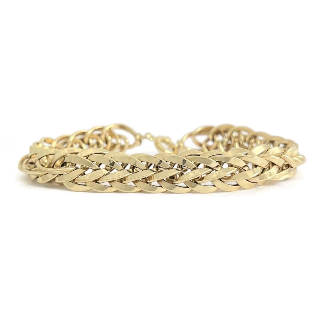 Vintage 1950's Wide Woven Wheat Chain Bracelet 14K Yellow Gold, 8 Inch, 12.27 Gr: Vintage 1950's Wide Woven Wheat Chain Bracelet 14K Yellow Gold, 8 Inch, 12.27 Gr This is such a beautiful bracelet! Please let us know if you have any questions. Circa: 1950's Metal: 14K yellow gold W
