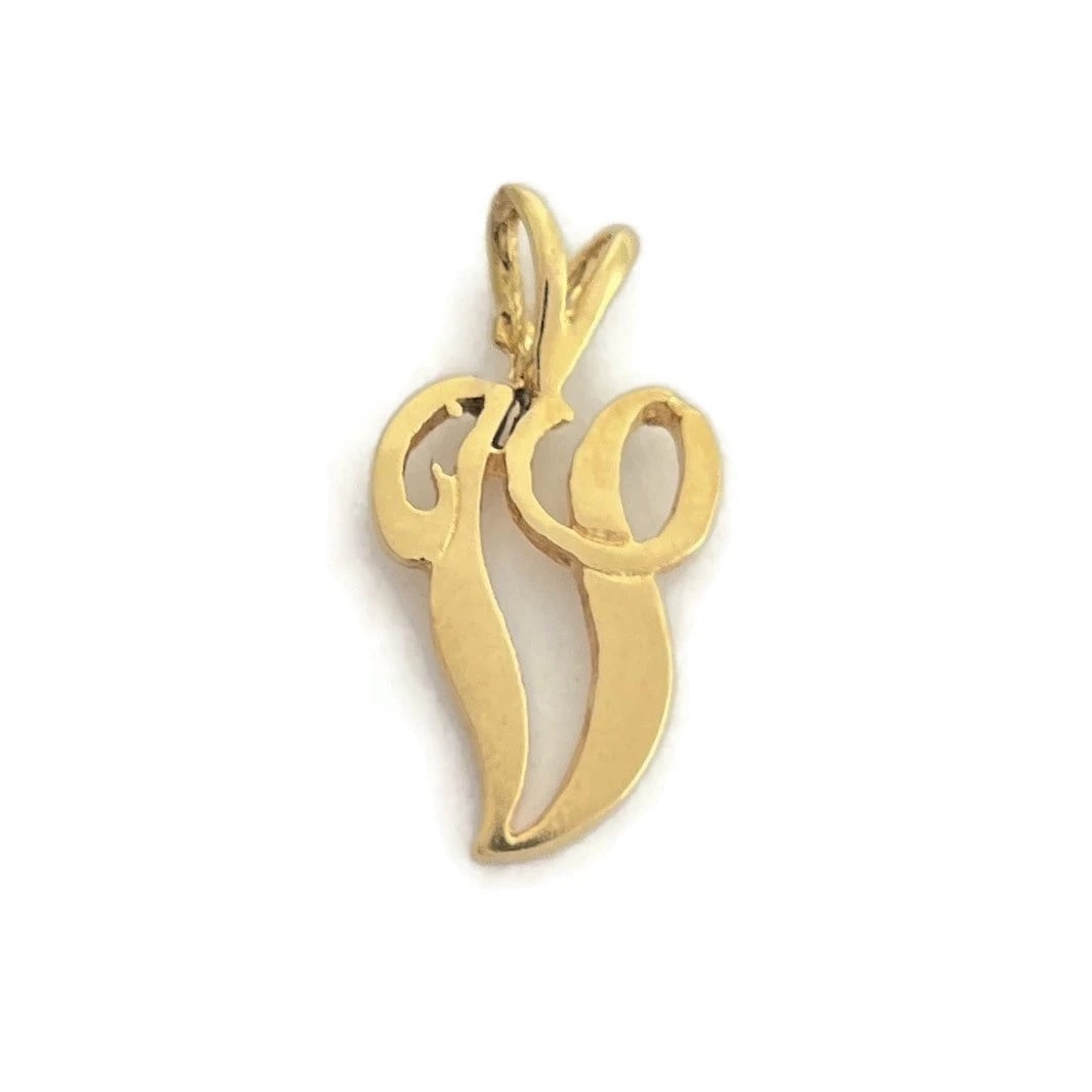 Vintage Letter V Initial Necklace Pendant Charm 14K Yellow Gold, 1.14 Grams: Vintage Letter V Initial Necklace Pendant Charm 14K Yellow Gold, 1.14 Grams This is such a lovely charm pendant that can fit on the chain of your choice. Please let us know if you have any questions.