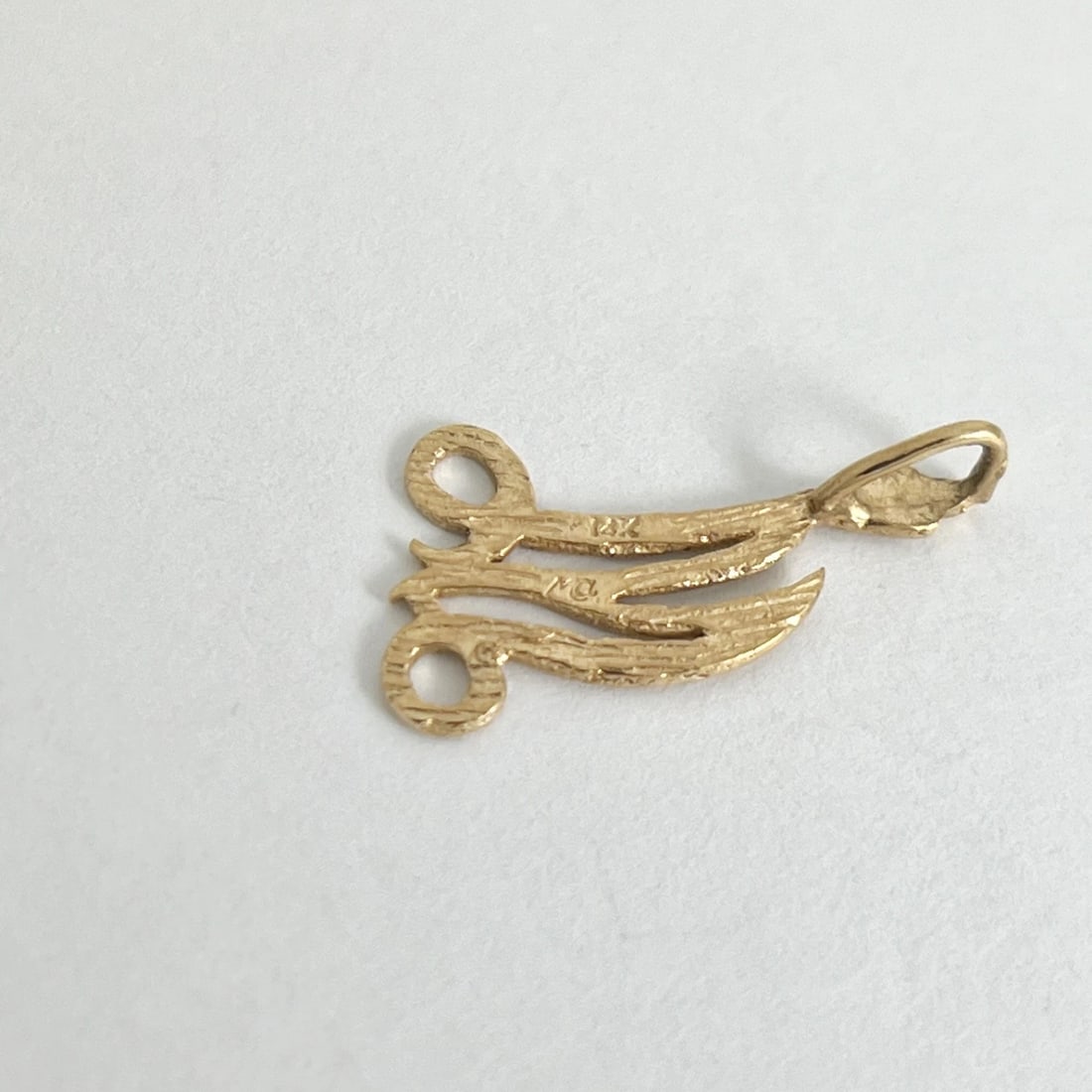 Vintage 1980's Letter M Initial Necklace Pendant Charm 14K Yellow Gold, .74 Gram - 7