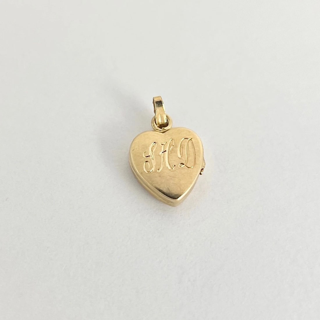 Vintage 1940's Small Heart Locket Necklace Pendant 14K Yellow Gold, .76 Grams - 7