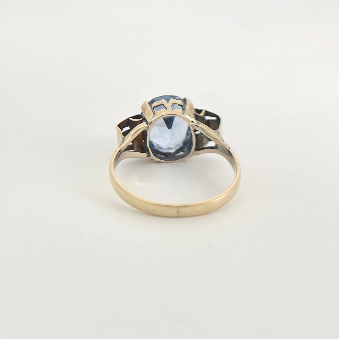 Vintage 1940's Oval Blue Spinel Gemstone Cocktail Ring 10K Yellow Gold, 3.61 Gr - 7