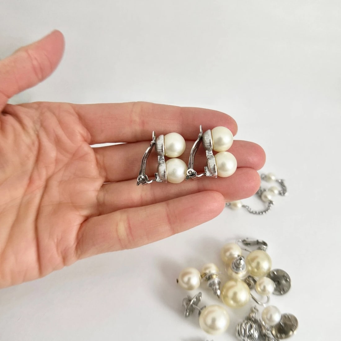 Vintage Estate Mixed Jewelry Lot, Pearls Gold-Plated More, 8 Pieces, 33.04 Grams - 6