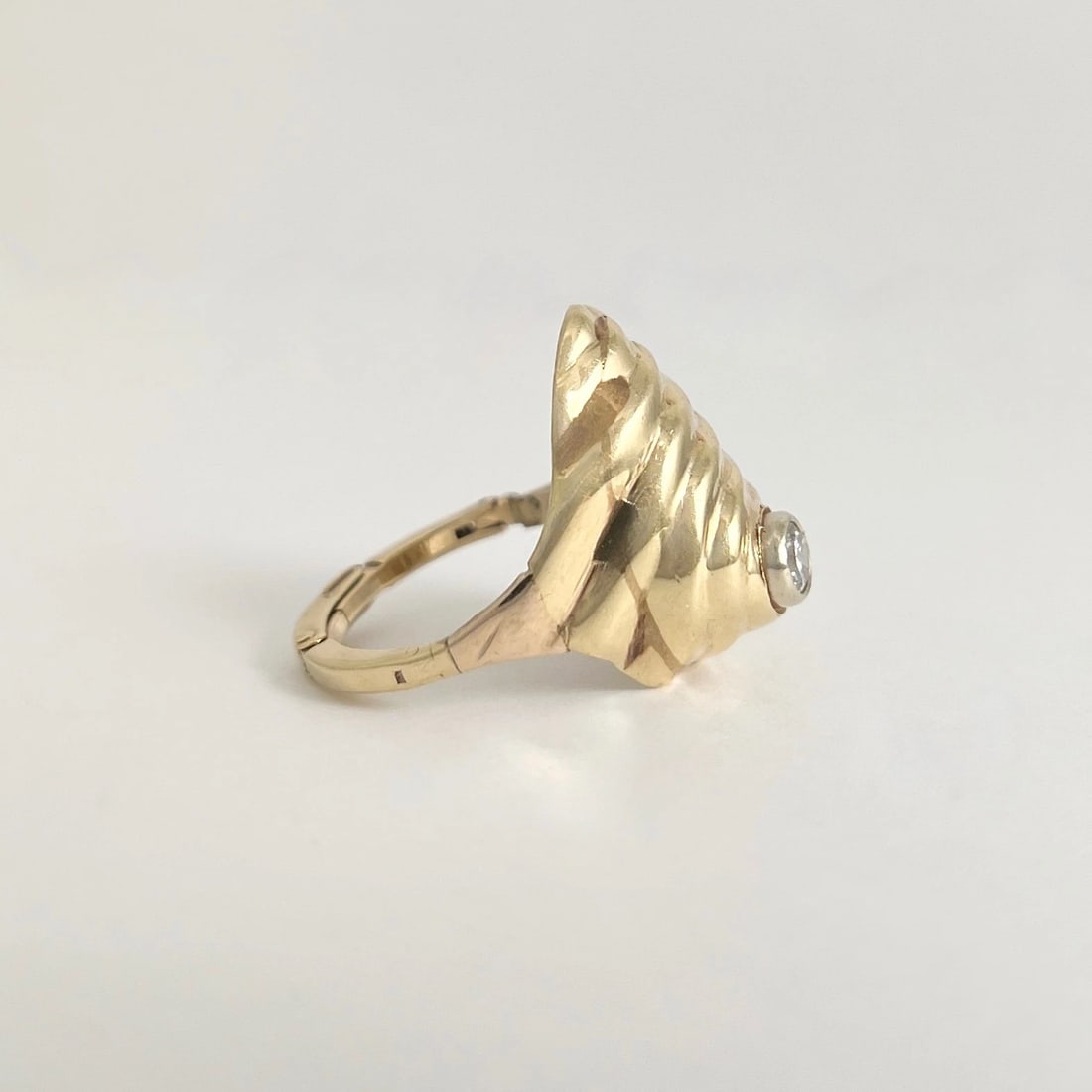Vintage Finger Fit Diamond Bezel Shell Statement Ring 14K Yellow Gold, 7.23 Gram - 6