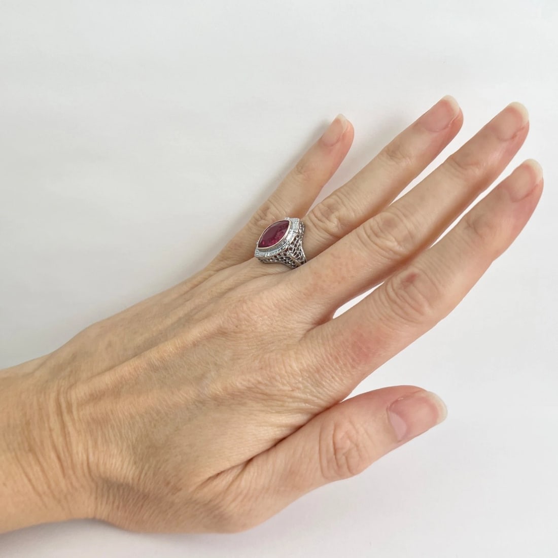 Vintage 1950's Lab-Created Ruby Marquise Filigree Ring 14K White Gold, 3.28 Gram - 4