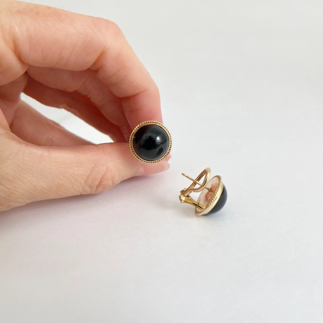 Vintage 1950's Round Black Onyx Drop Stud Earrings 14K Yellow Gold, 5.38 Grams - 4