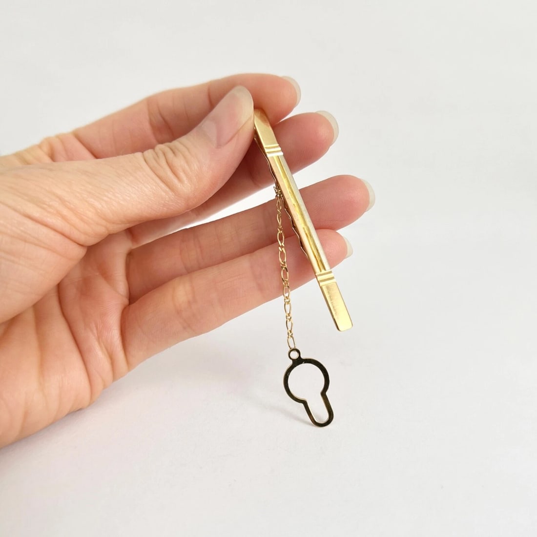 Vintage Tri-Color Tie Bar Clip with Chain 18K Yellow Gold, 4.48 Grams - 4