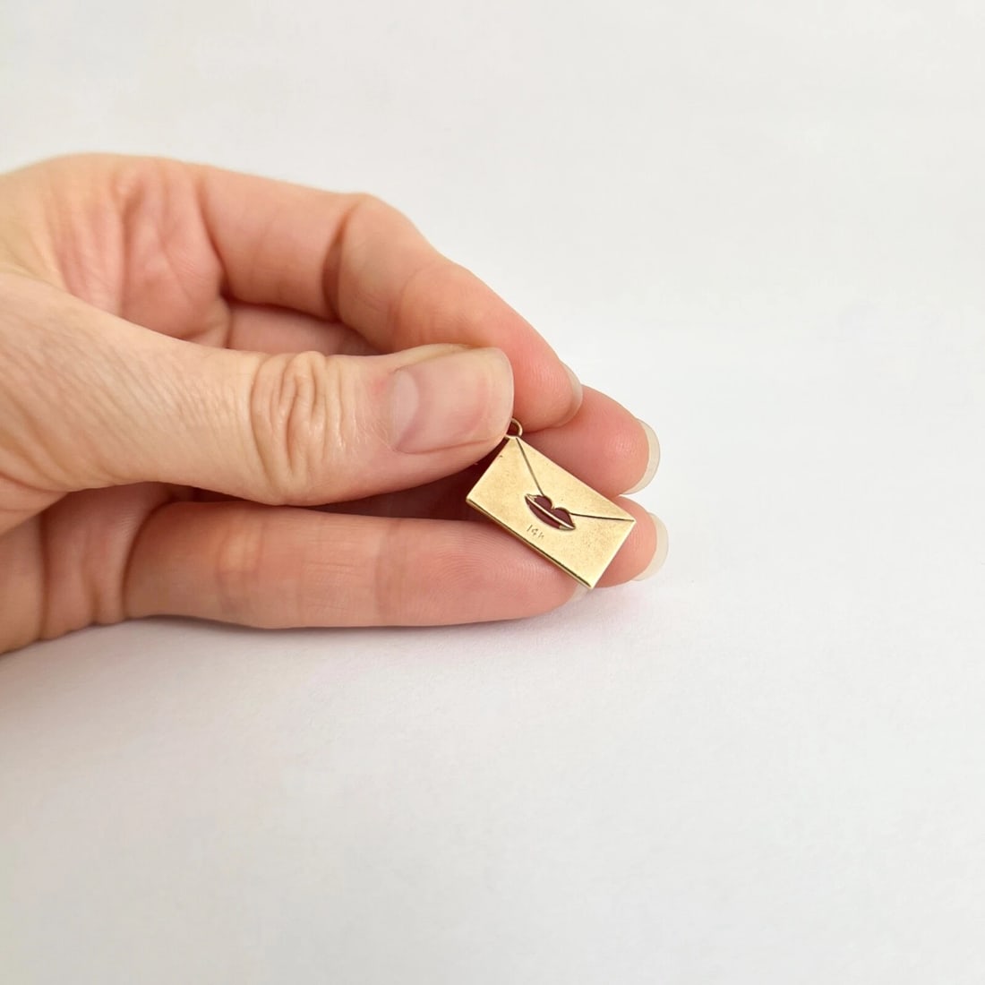 Vintage 1950's My Guy Love Letter Kiss Lips Charm 14K Yellow Gold, 2.70 Grams - 4