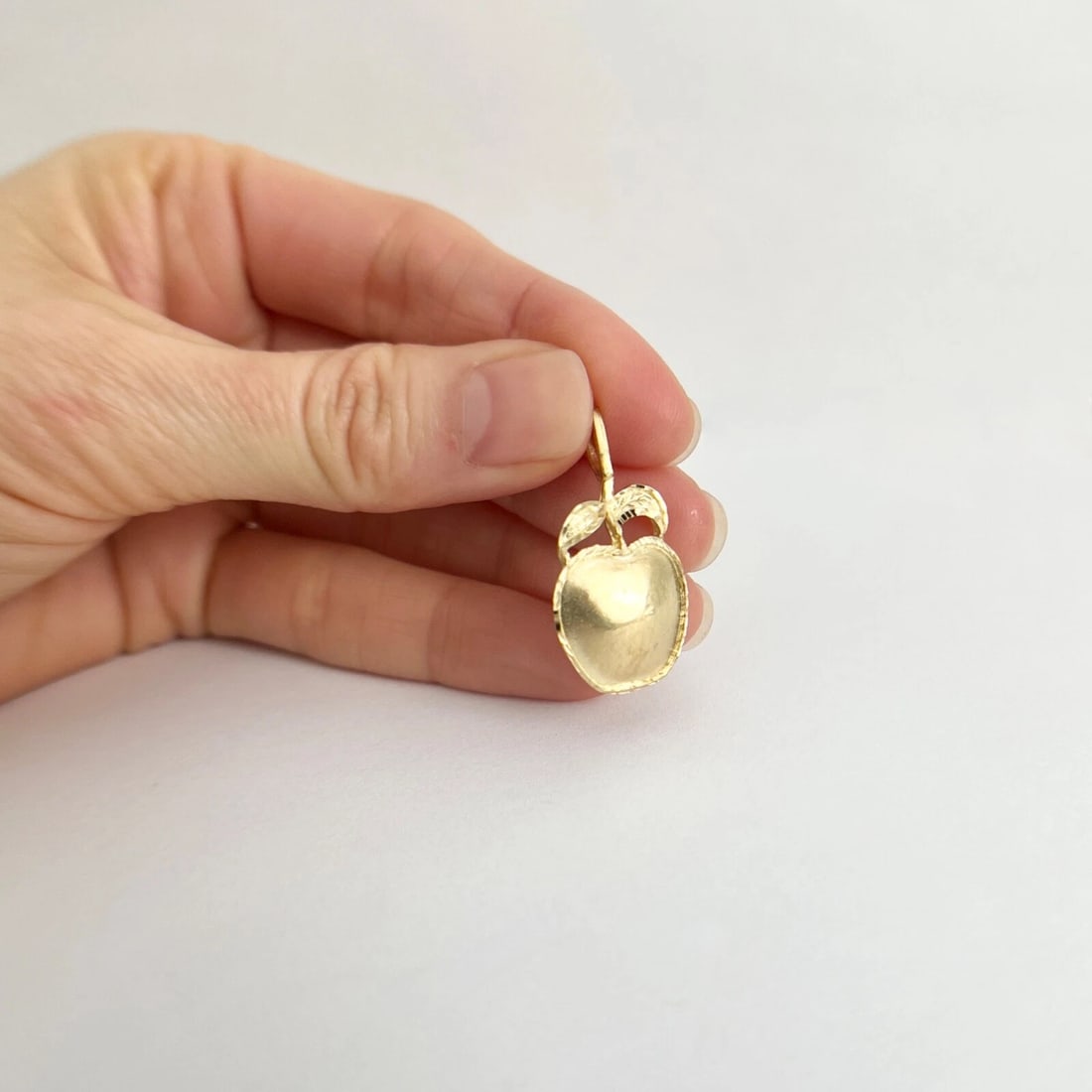 Vintage 1960's Apple Pendant Charm 14K Yellow Gold, 2.36 Grams - 4