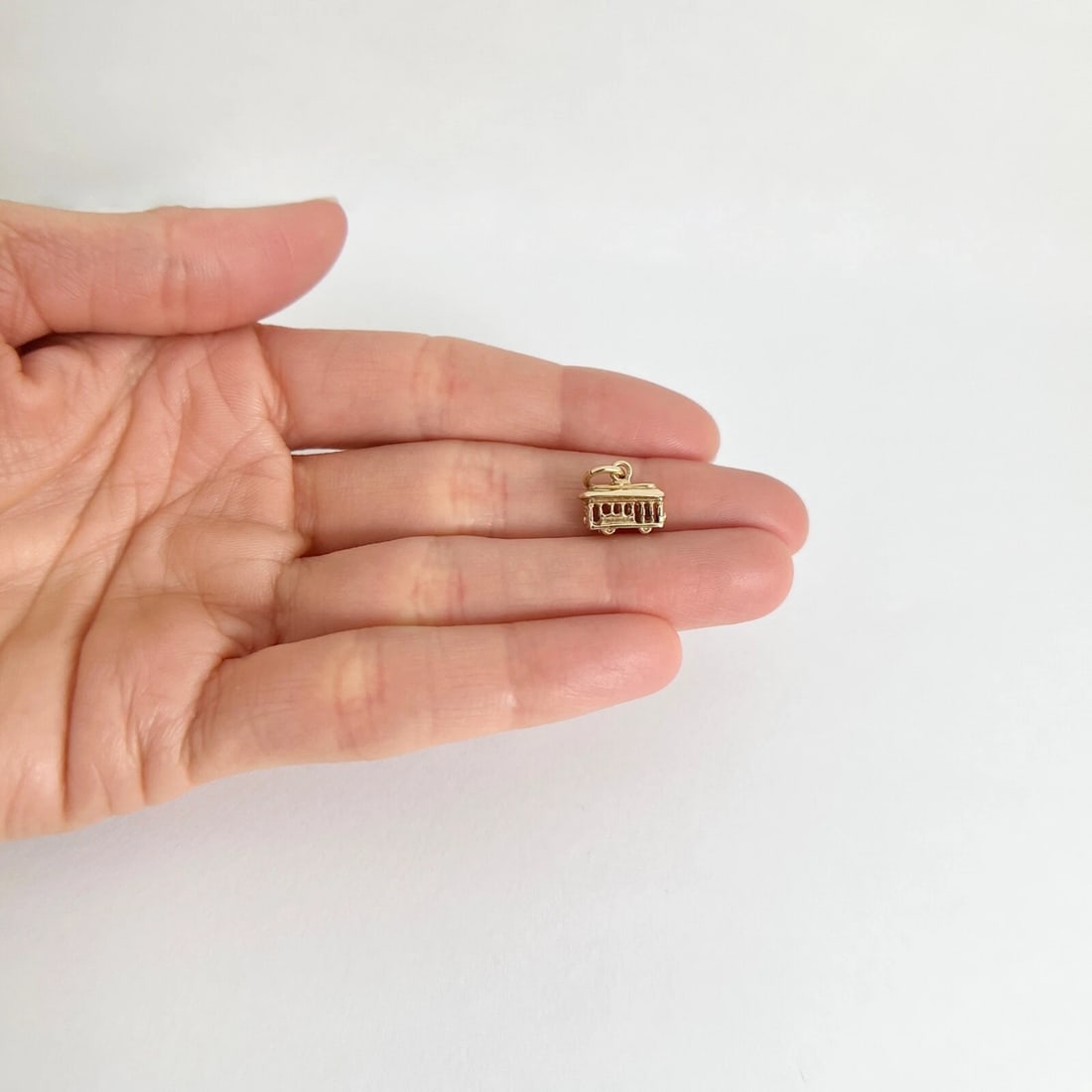 Vintage San Francisco Trolly Car Charm 14K Yellow Gold, 1.81 Grams - 3