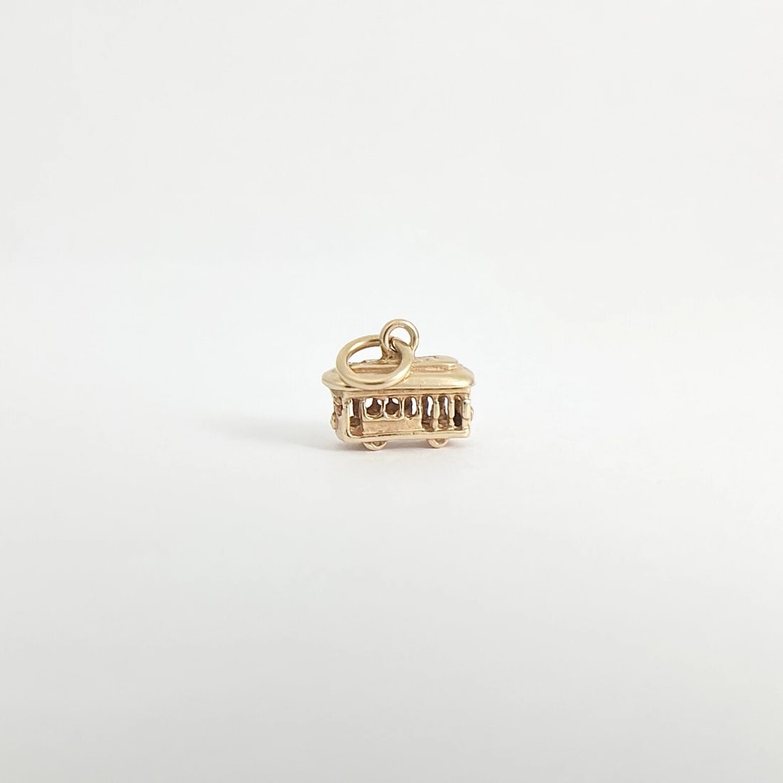 Vintage San Francisco Trolly Car Charm 14K Yellow Gold, 1.81 Grams - 8