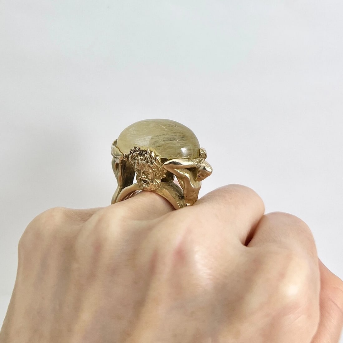 Vintage 1960's Pale Green Quartz Man Face Body Ring 13K Yellow Gold, 13.13 Grams - 7