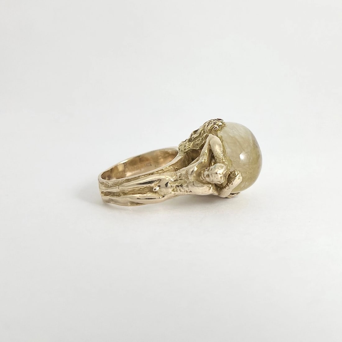 Vintage 1960's Pale Green Quartz Man Face Body Ring 13K Yellow Gold, 13.13 Grams - 9