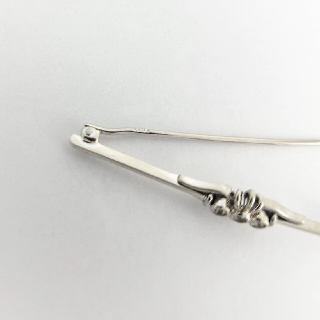 Antique Art Deco Long Filigree Brooch Pin 14K White Gold, 3.62 Grams - 9