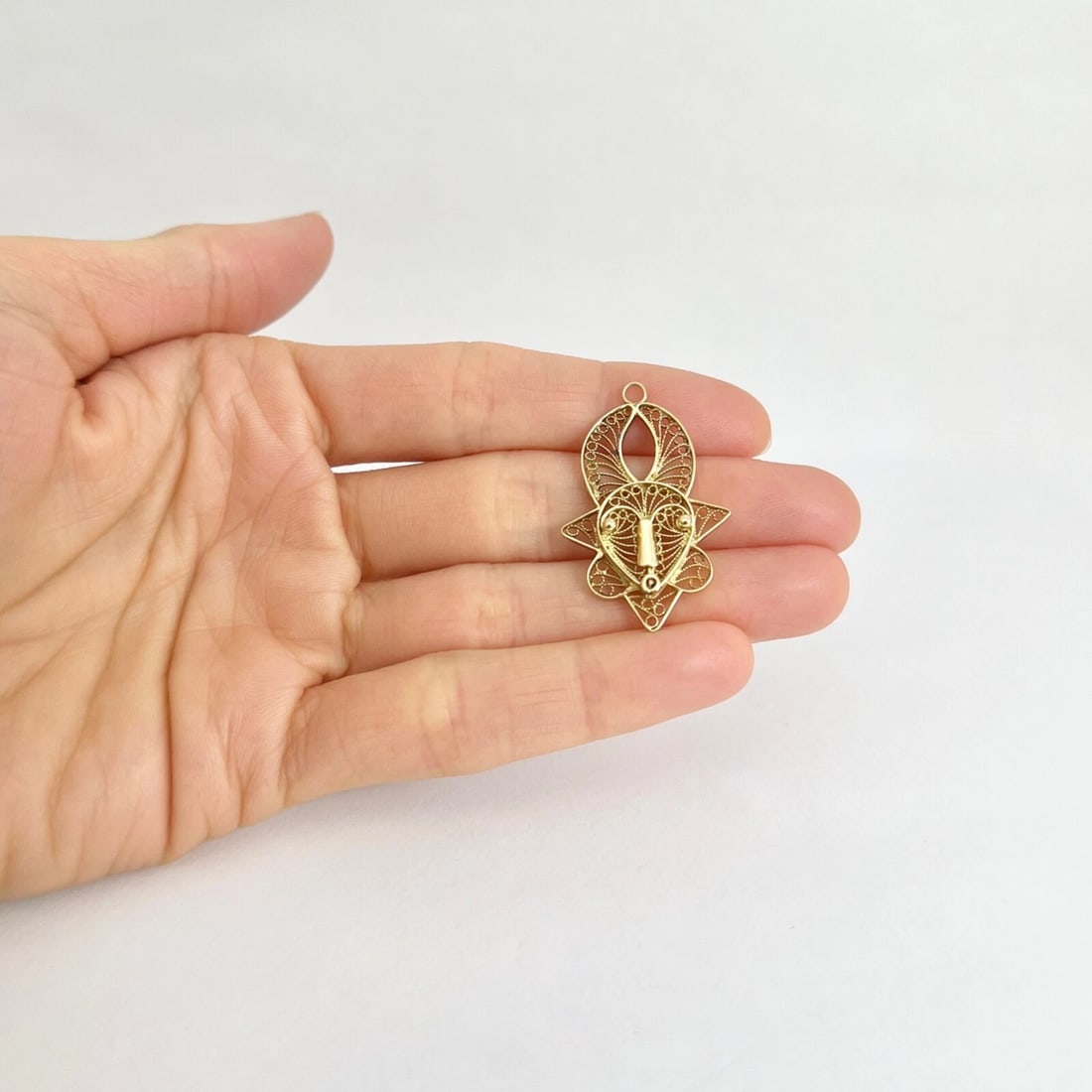 Vintage Filigree Tribal Mask Necklace Pendant Charm 18K Yellow Gold, 3.09 Grams - 4