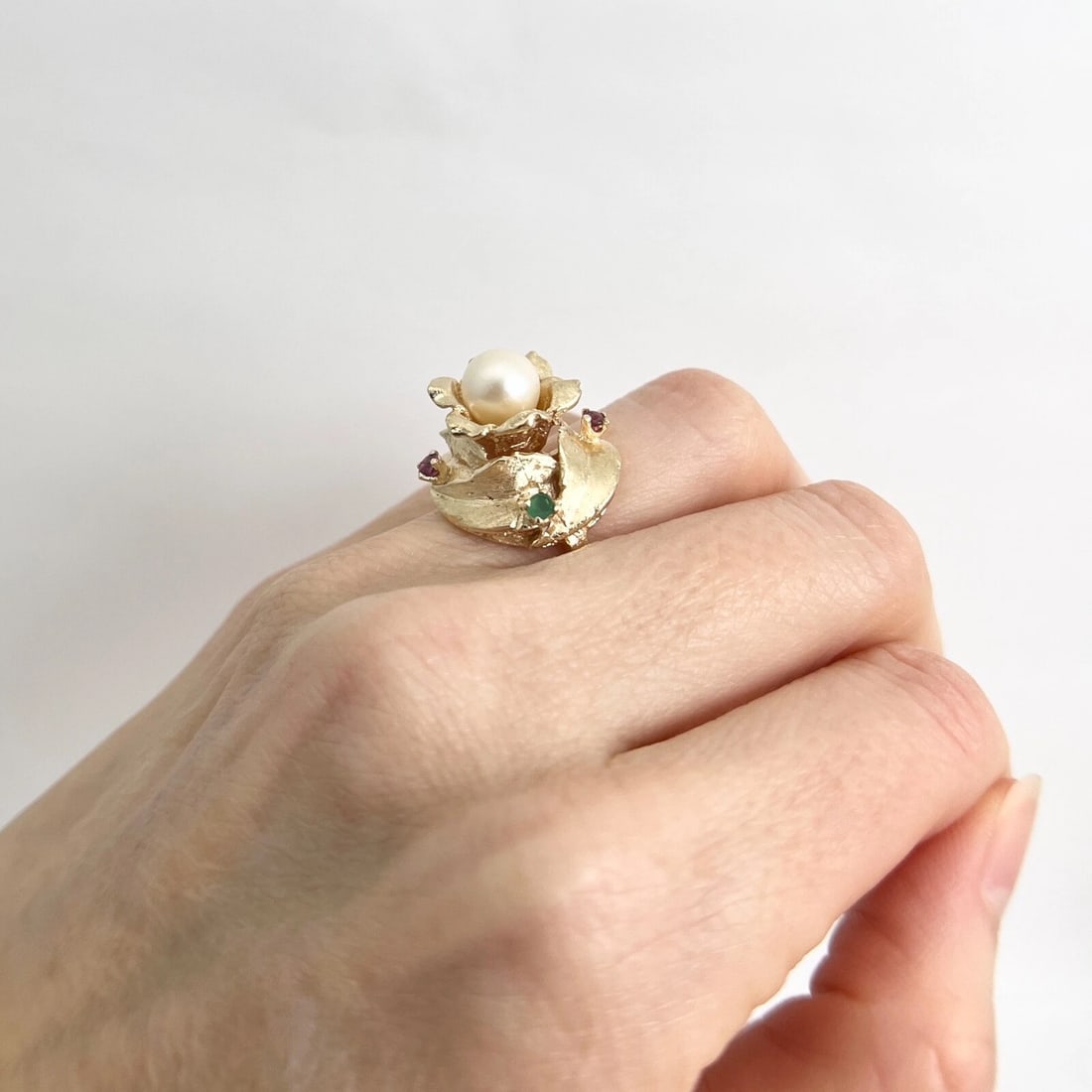 Vintage 1950's Pearl Ruby Emerald Cocktail Ring 14K Yellow Gold, 6.49 Grams - 5