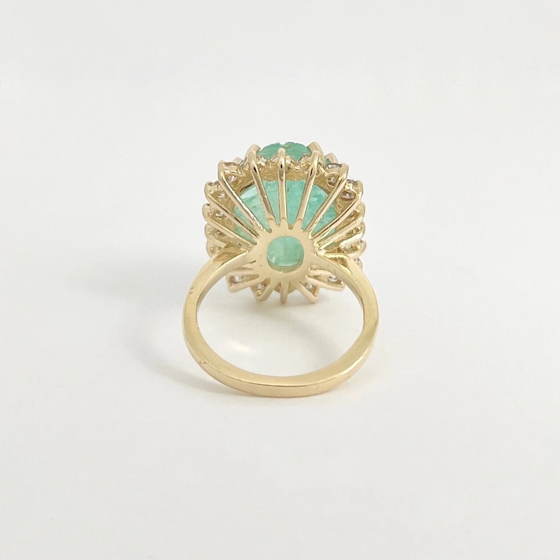 Vintage Carved Green Emerald Diamond Halo Cocktail Ring 14K Yellow Gold 8.47 Gr - 8