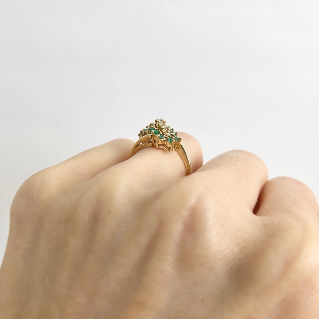 Vintage Green Emerald Diamond Cluster Cocktail Ring 14K Yellow Gold, 3.23 Grams - 6