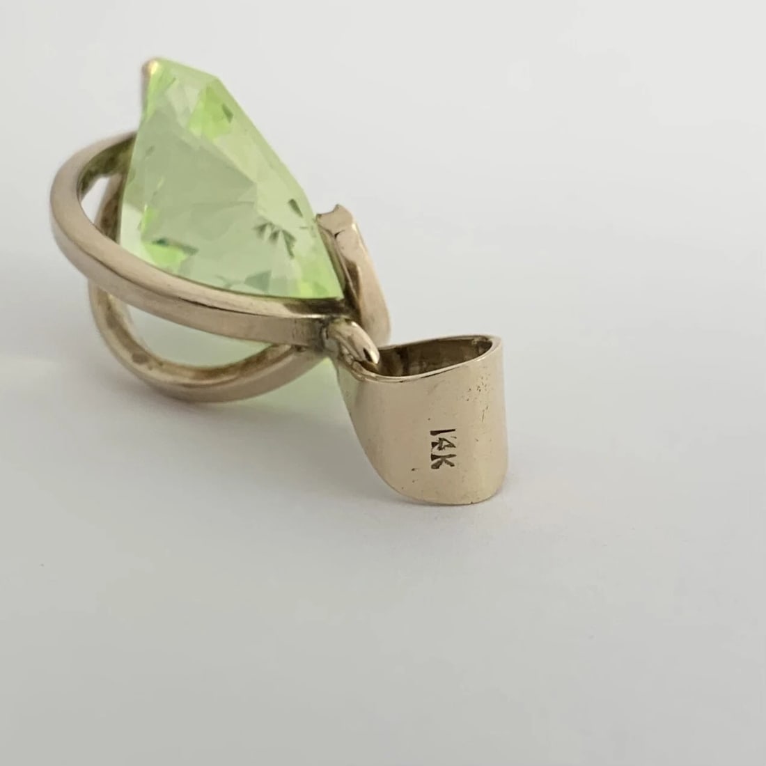 Vintage 1960's Octagon Lime Green Quartz Pendant 10K Yellow Gold, 13.40 Gr - 10