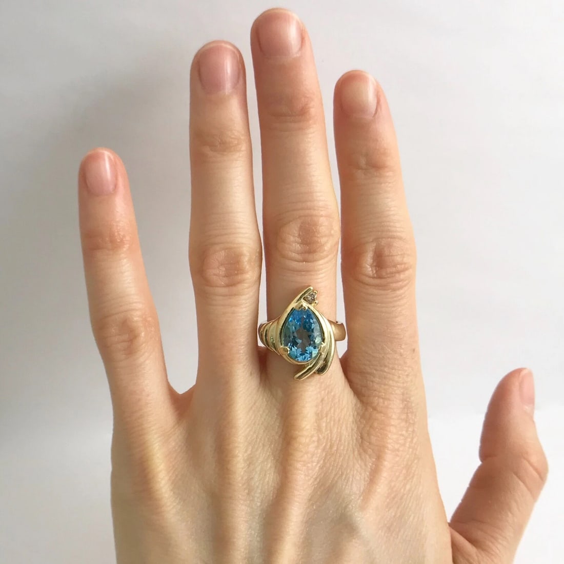 Vintage Pear Blue Topaz Diamond Cocktail Ring 14K Yellow Gold, 5.55 CTW, 6.42 Gr - 3