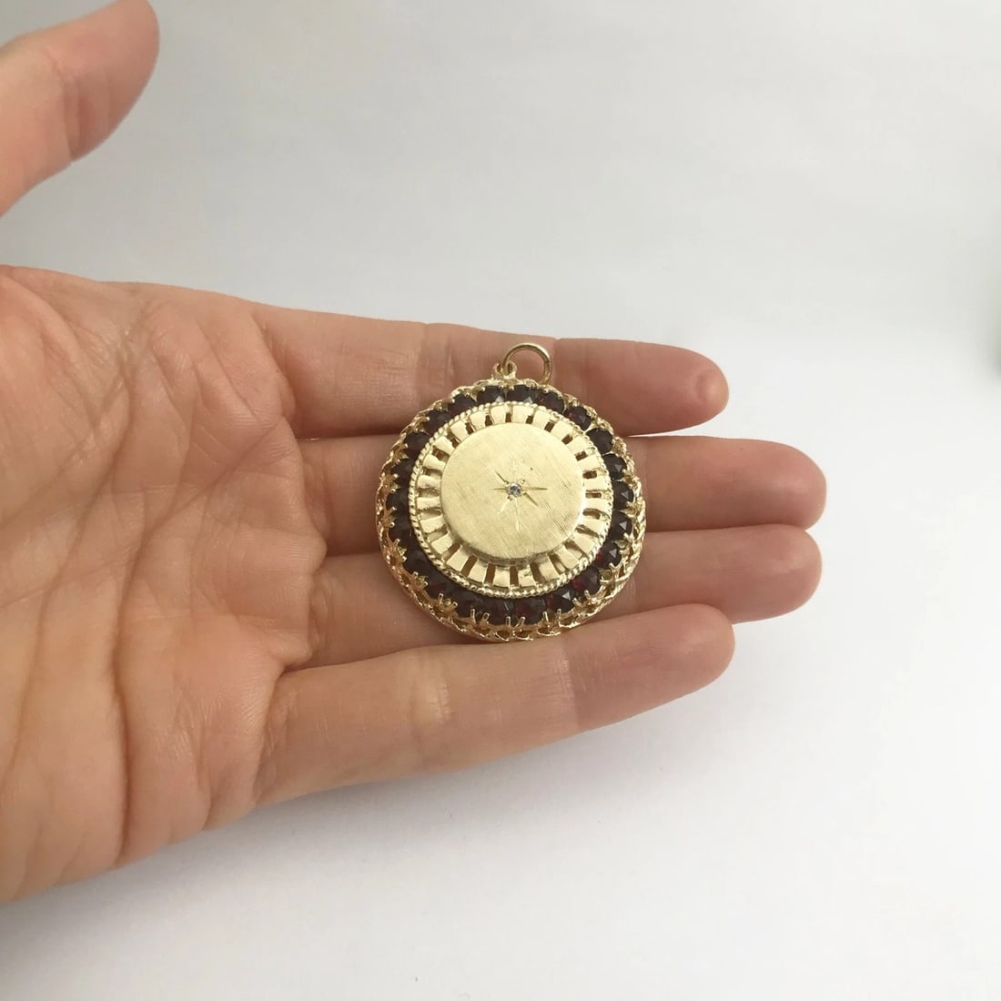 Vintage 1950's Red Spinel Gemstone Pendant Charm 13K Yellow Gold, 15.46 Grams - 6