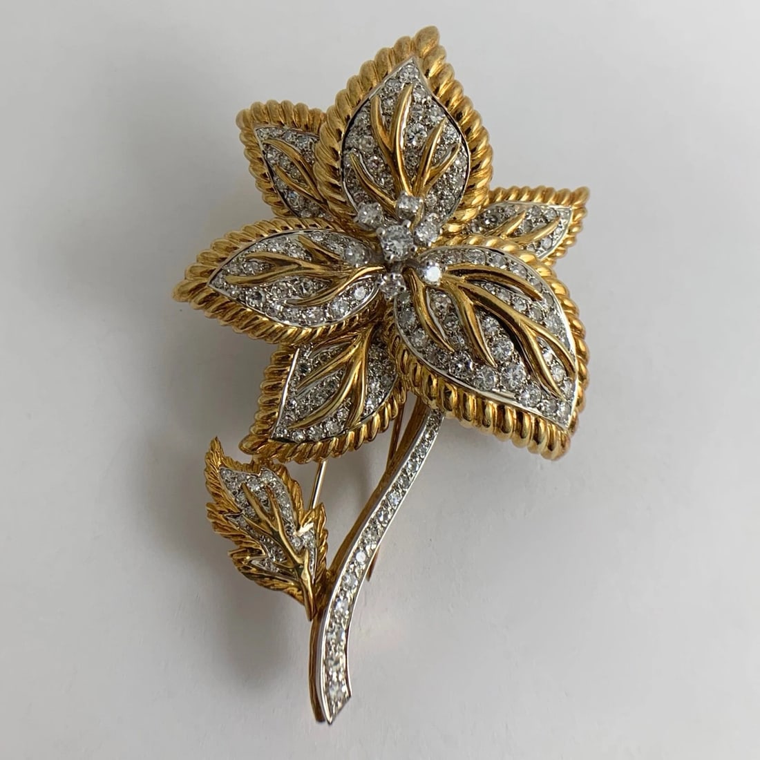 Vintage Diamond Two-Tone Flower Brooch Pin 18K Yellow Gold, 3.50 CTW, 35.2 Grams - 8