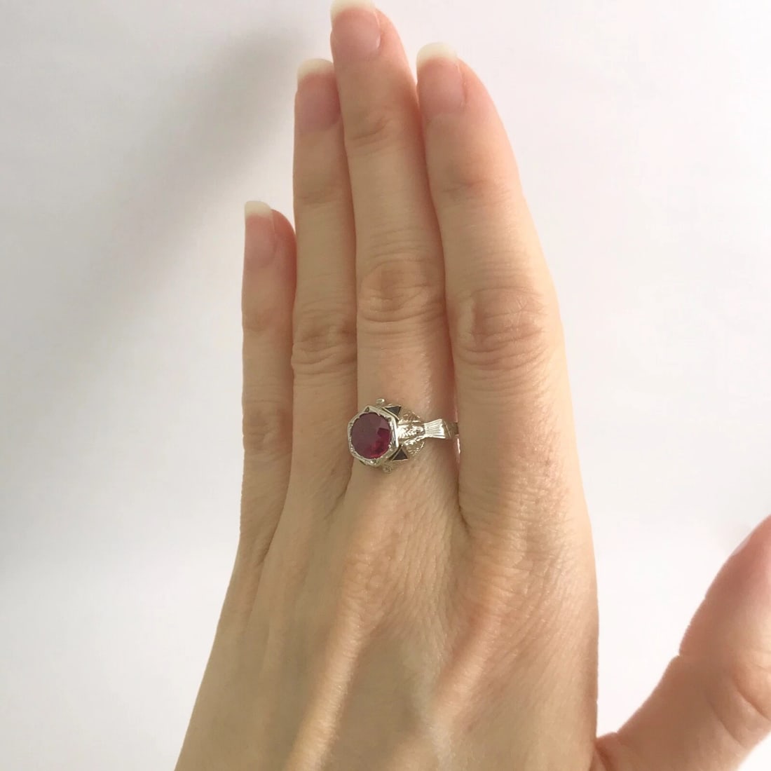Antique Art Deco Lab-Created Ruby Blue Sapphire Ring 18K White Gold, 2.96 Grams - 4