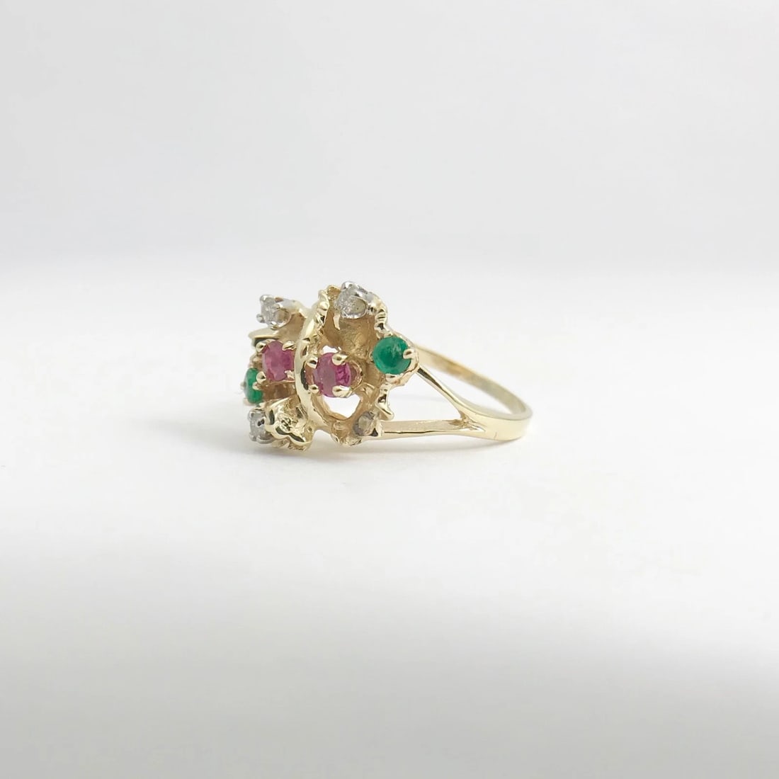 Vintage Red Ruby Green Emerald Diamond Cocktail Ring 14K Yellow Gold, 3.25 Grams - 12