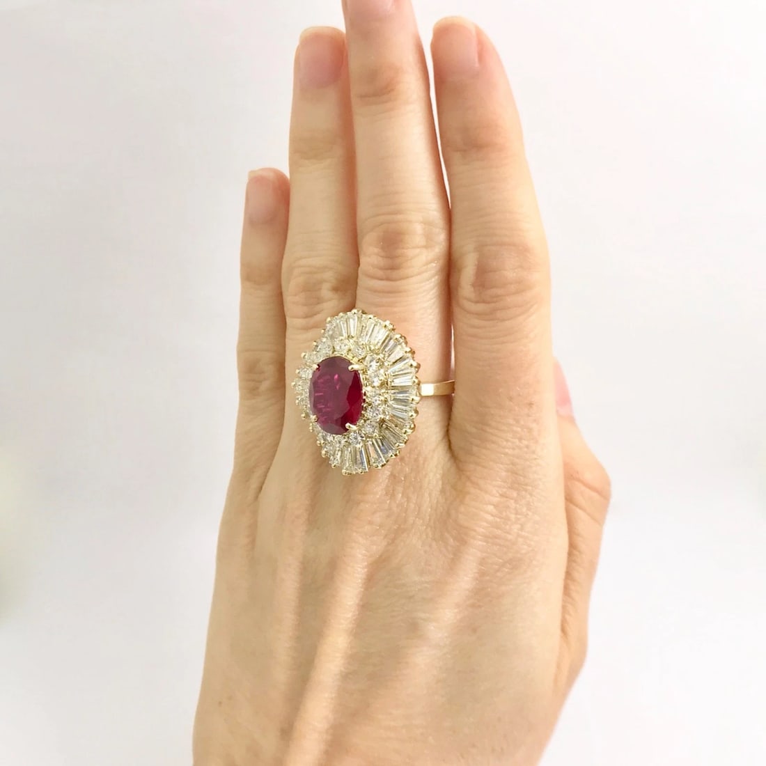 Vintage 1960's Red Gemstone Diamond Cocktail Ring 14K Yellow Gold, 13.81 Grams - 4