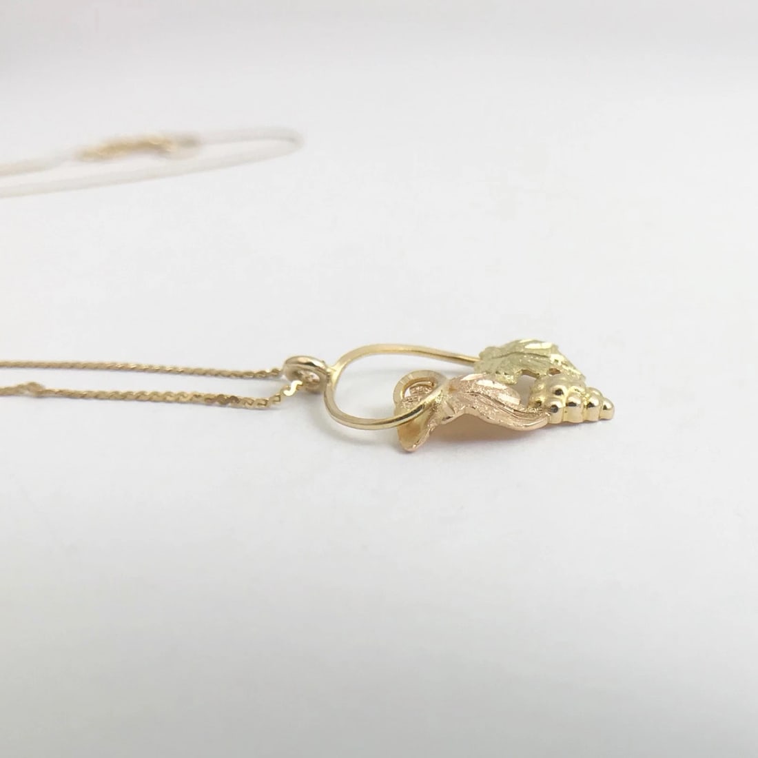 Vintage Grape Leaf Pendant Necklace 14K Yellow Pink Rose Gold 16 Inches, 2.01 Gr - 9