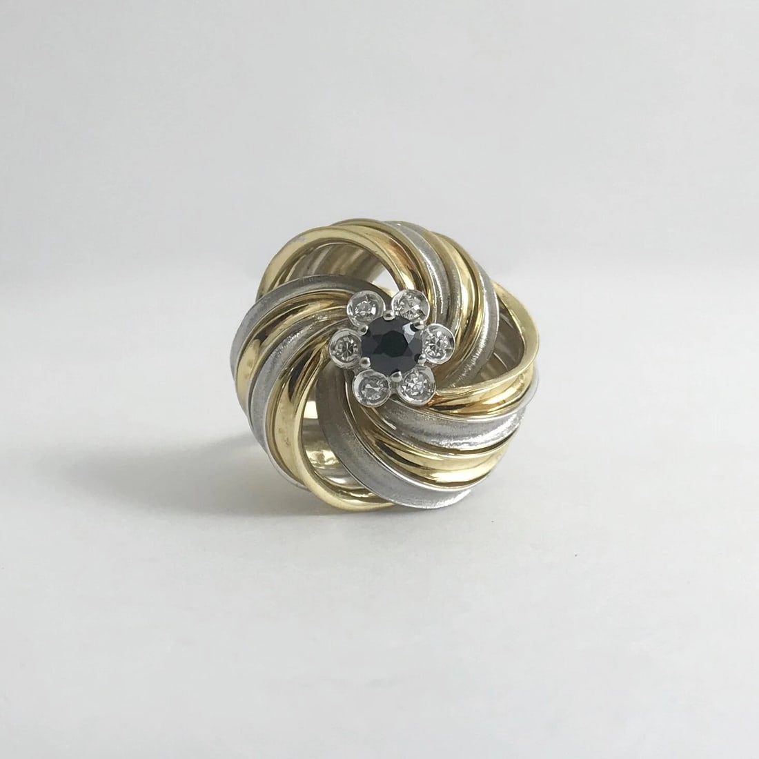 Vintage Sapphire Diamond Swirl Two-Tone Cocktail Ring 18K Yellow Gold, 8.97 Gram - 8