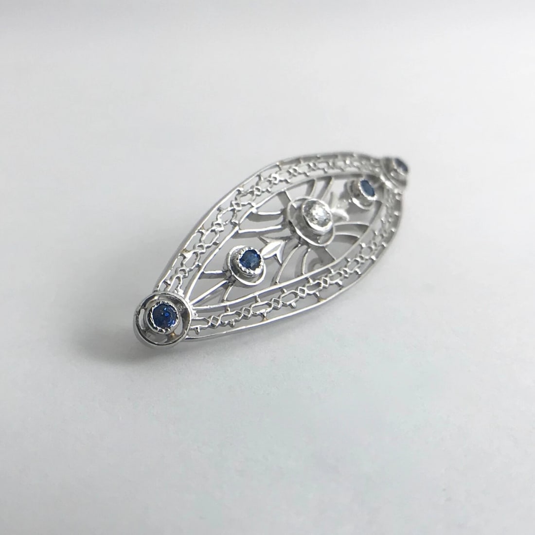 Vintage 1950's Blue Sapphire Diamond Platinum Brooch Pin, .30 CTW, 4.96 Gr - 8