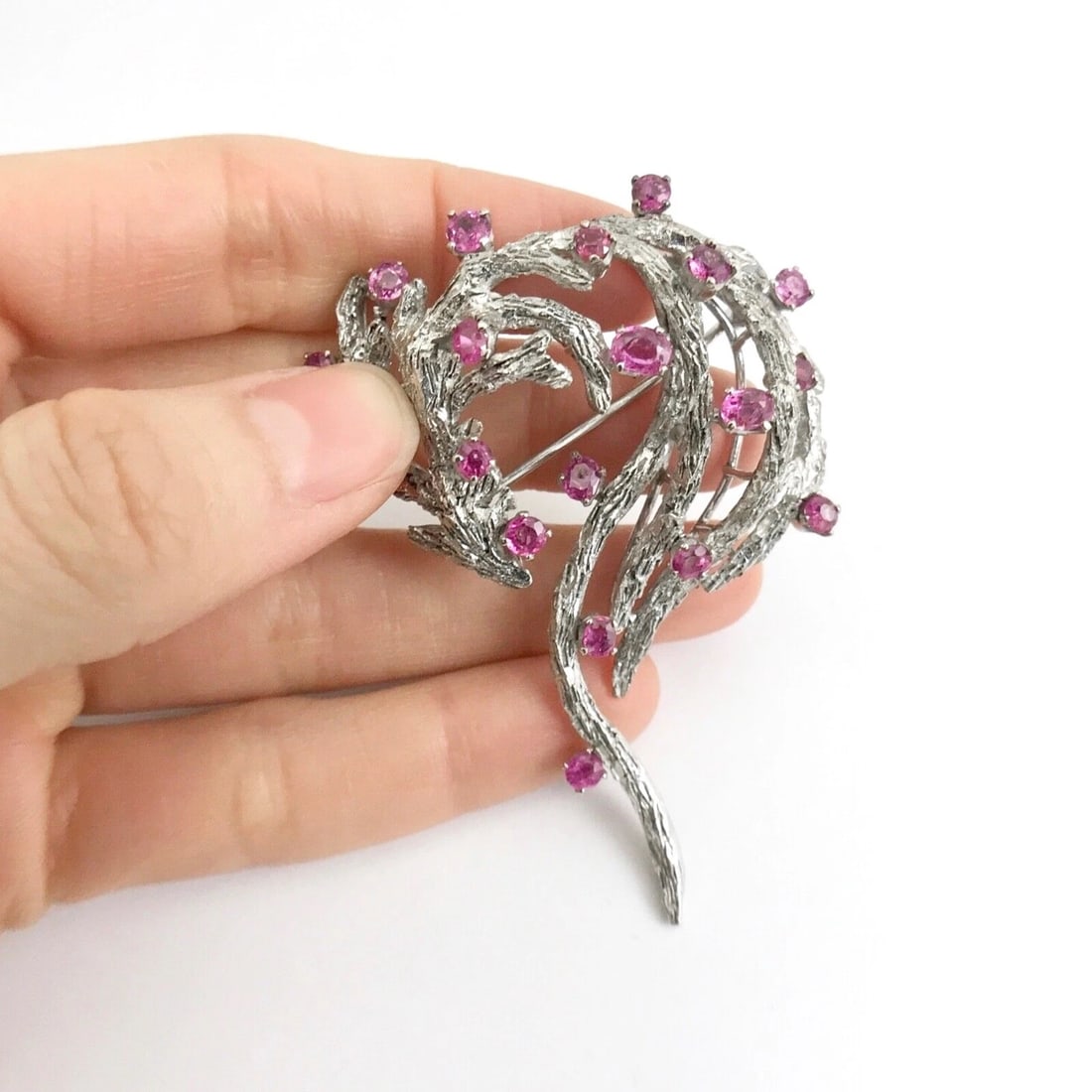 Vintage 1960's Pink Sapphire Gemstone Brooch Pin 18K White Gold, 23.5 Grams - 8