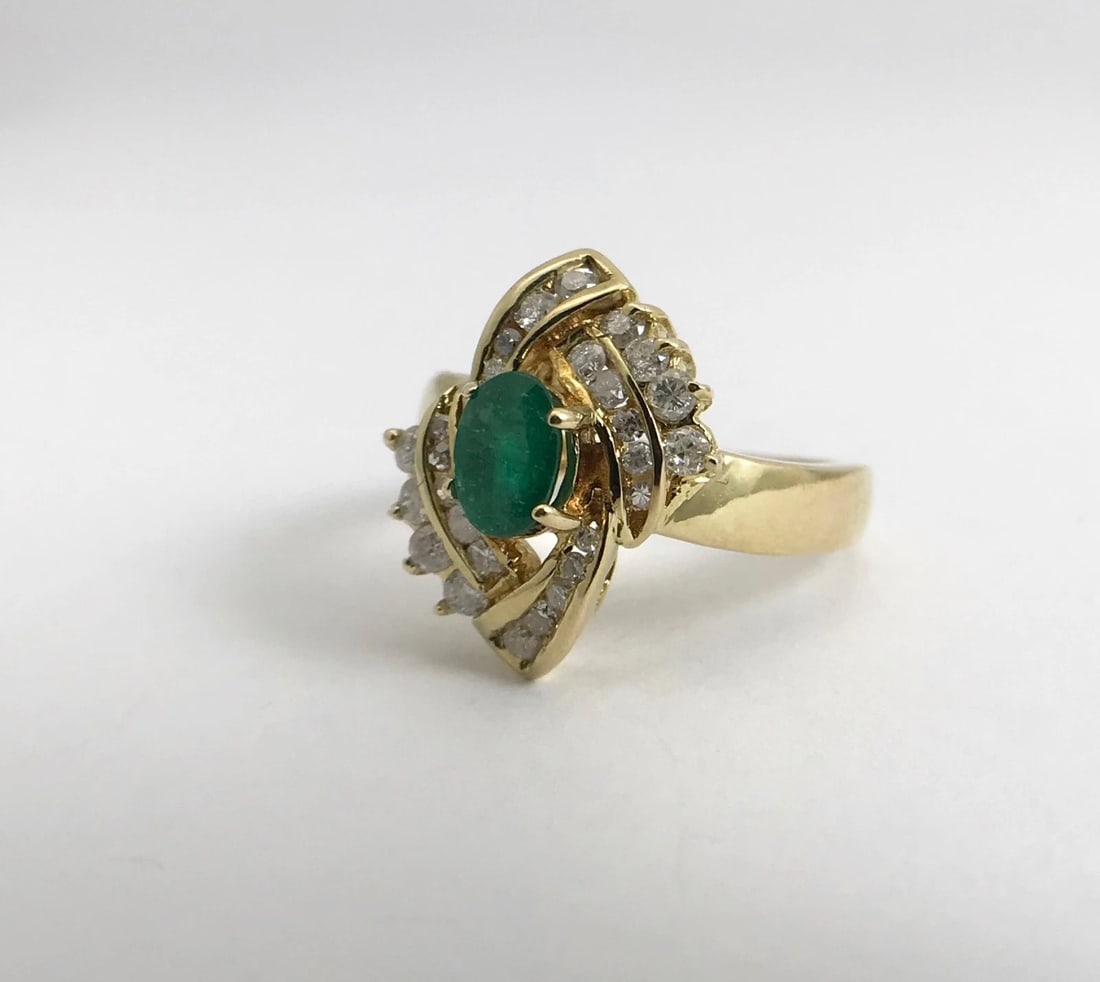 Vintage Oval Green Emerald and Diamond Cocktail Ring 14K Yellow Gold, 4.9 Grams - 12