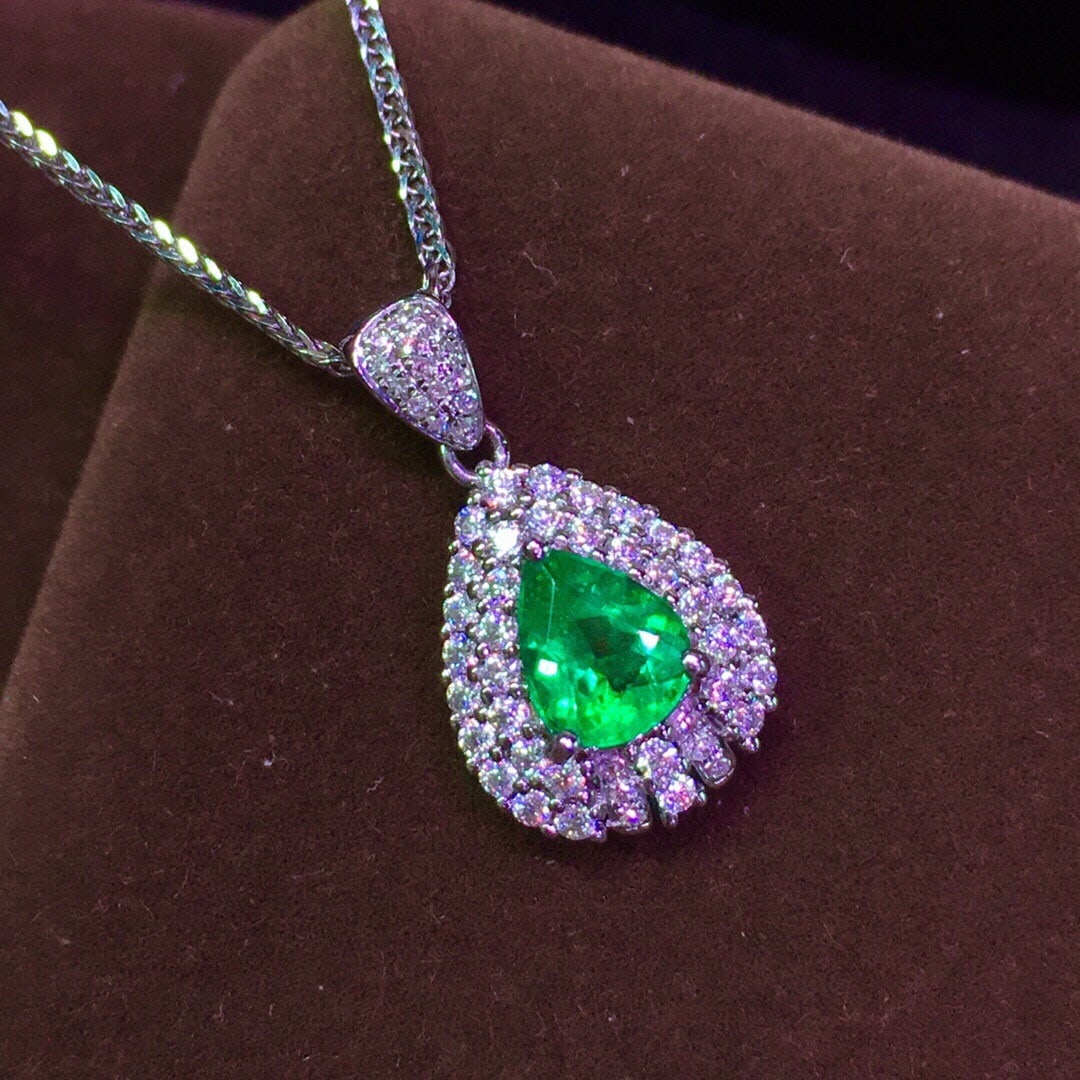 14K GOLD 0.8 CT VIVID GREEN NATURAL EMERALD & DIAMOND PENDANT - 3