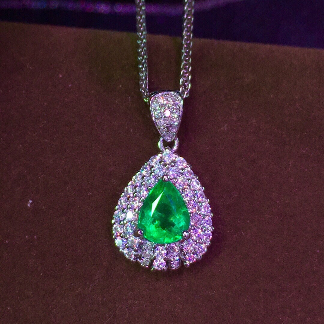 14K GOLD 0.8 CT VIVID GREEN NATURAL EMERALD & DIAMOND PENDANT - 4