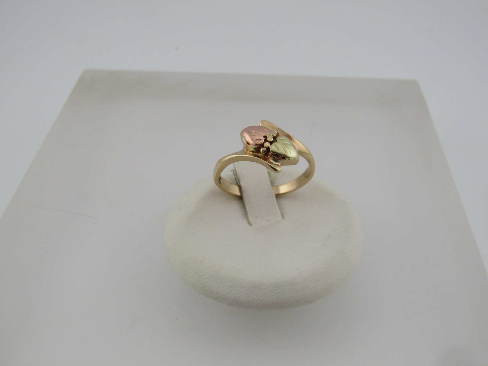 Vintage 10kt Rose/Yellow Gold Black Hills Gold ring, Sz. 7.5, Landstroms, 1990's: Title:Vintage 10kt Rose/Yellow Gold Black Hills Gold ring, Sz. 7.5, Landstroms, 1990's Description:Vintage 10kt Rose/Yellow Gold Black Hills Gold ring, Sz. 7.5, Landstroms, 1990's. This ring has a