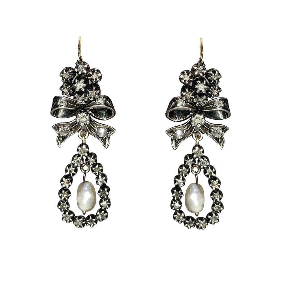 Georgian 14K 14 KT Gold Silver-Front Diamond Earrings with Natural Pearl Dangles: Title:Georgian 14K 14 KT Gold Silver-Front Diamond Earrings with Natural Pearl Dangles Description:These exquisite Georgian-era earrings feature 14k yellow gold backs with silver fronts, combining his