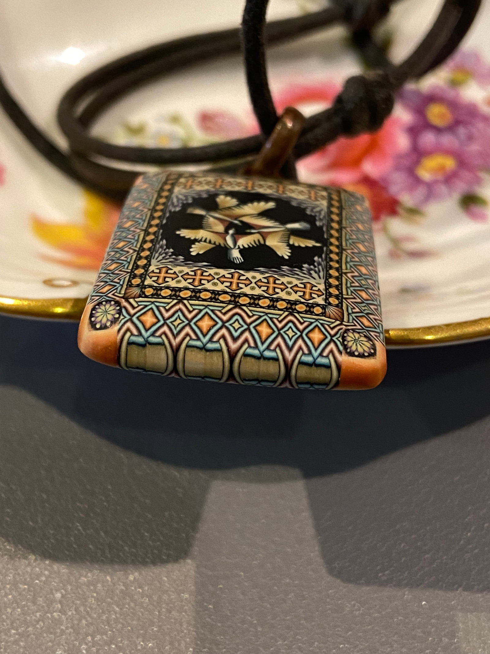 Vintage Amulet Pendant Necklace detailed with doves - 3
