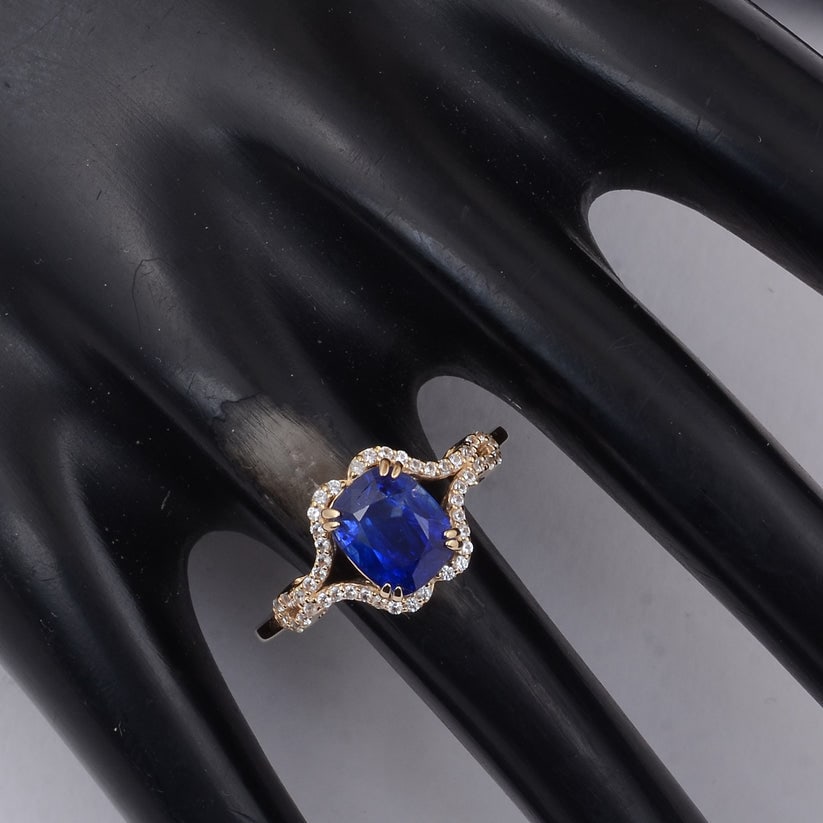 2.51 Ct Cushion Sapphire 9K Gold Ring - 2