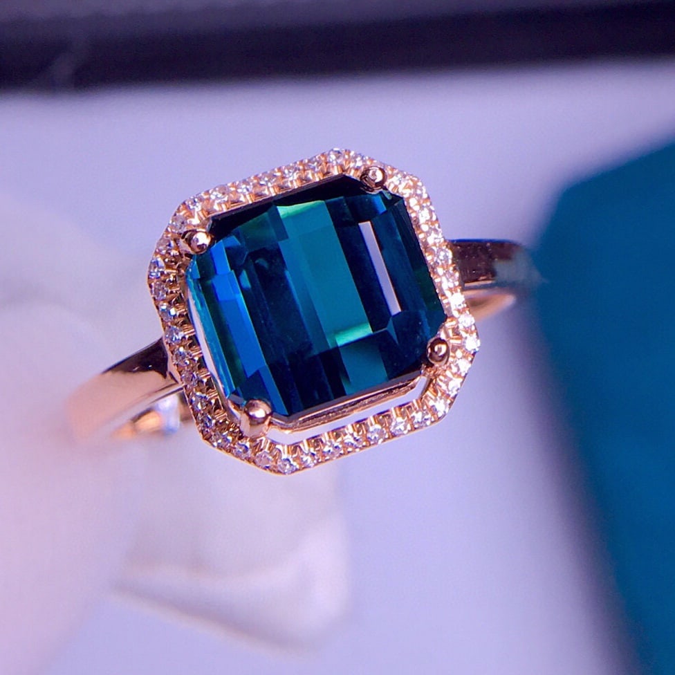 14K GOLD 3.1 CT NATURAL TOURMALINE & DIAMOND RING: Title:14K GOLD 3.1 CT NATURAL TOURMALINE & DIAMOND RING Description:Ref:230656423Gold Content:14K GoldRing Size:7.25USMain Gemstone:TourmalineNumber of stones:1Shape:OctagonalCarat Weight:3.1ct Color: