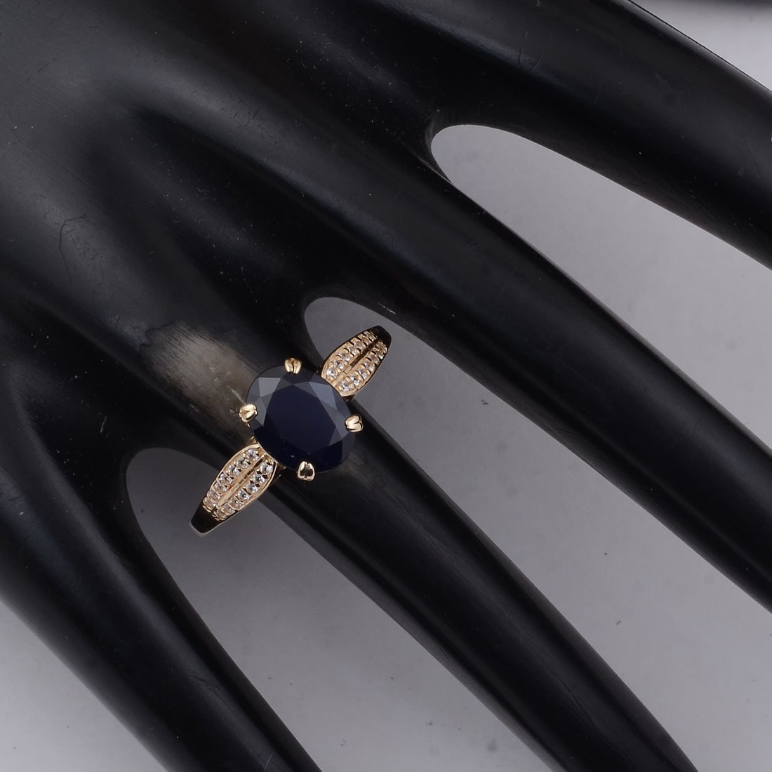 2.75 Ct Oval Sapphire 9K Gold Ring - 2