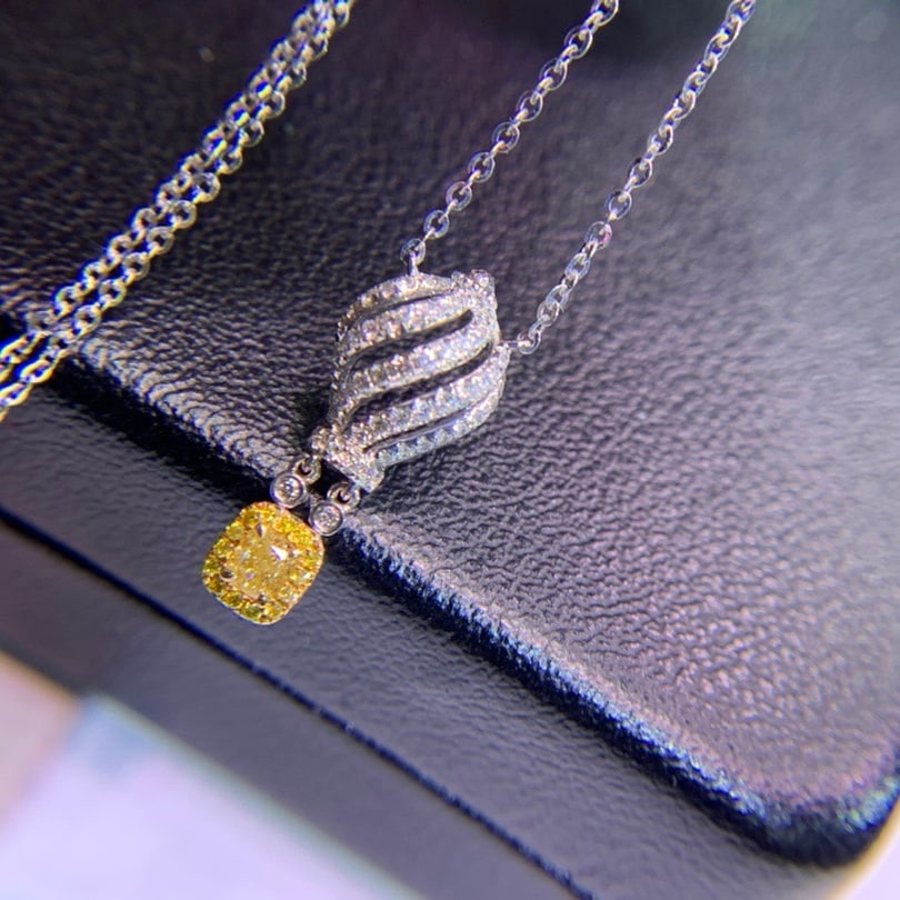 14K GOLD 0.28 CTW NATURAL YELLOW DIAMOND & DIAMOND NECKLACE - 2