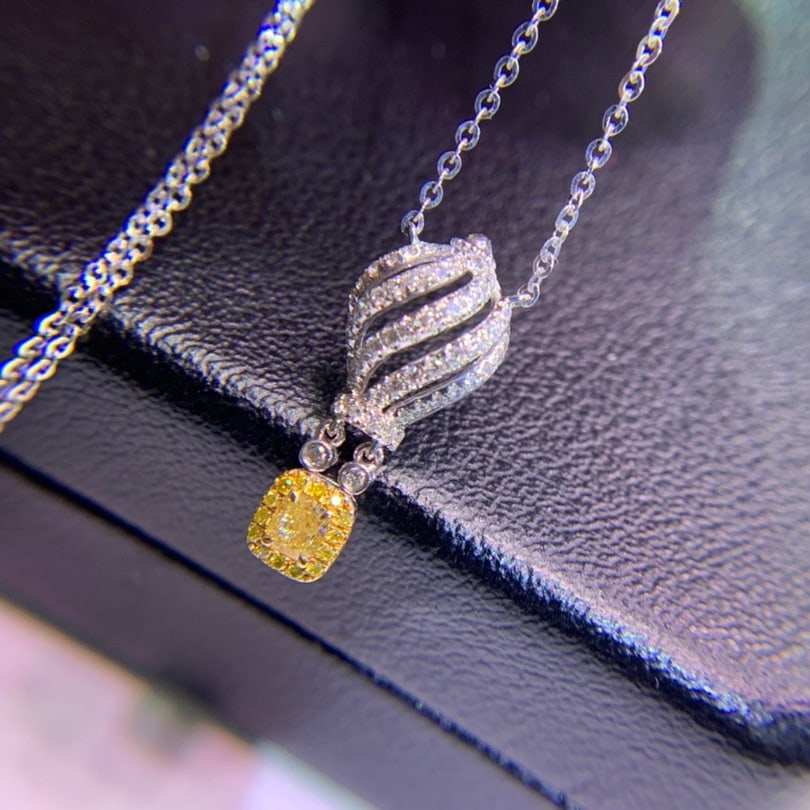 14K GOLD 0.28 CTW NATURAL YELLOW DIAMOND & DIAMOND NECKLACE - 3