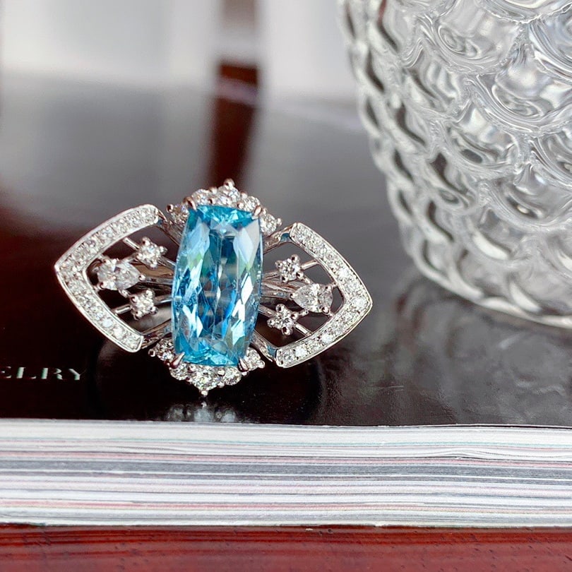 14K GOLD 2.50 CTW NATURAL AQUAMARINE & DIAMOND RING: Title:14K GOLD 2.50 CTW NATURAL AQUAMARINE & DIAMOND RING Description:Ref:230656382Gold Content:14K GoldRing Size:7.25USMain Gemstone:AquamarineNumber of stones:1Shape:CushionCarat Weight:1.83ct