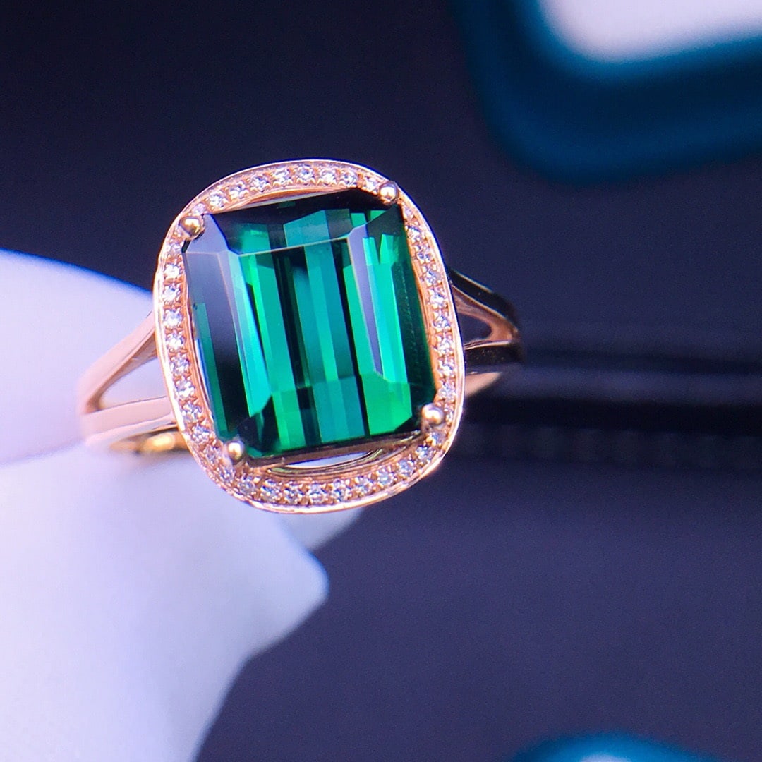 14K GOLD 3.5 CT NATURAL TOURMALINE & DIAMOND RING: Title:14K GOLD 3.5 CT NATURAL TOURMALINE & DIAMOND RING Description:Ref:230656380Gold Content:14K GoldRing Size:7.25USMain Gemstone:TourmalineNumber of stones:1Shape:OctagonalCarat Weight:3.5ct Color: