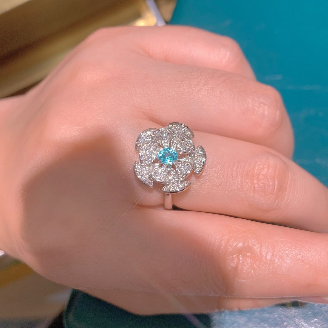 14K GOLD 0.92 CTW NATURAL PARAIBA TOURMALINE & DIAMOND RING - 5